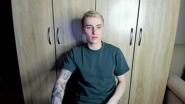 Snapshot of crazybottom99 chatting on March 2025 05:29:01 PM crazybottom99 online show from March 2025 05:29:01 PM