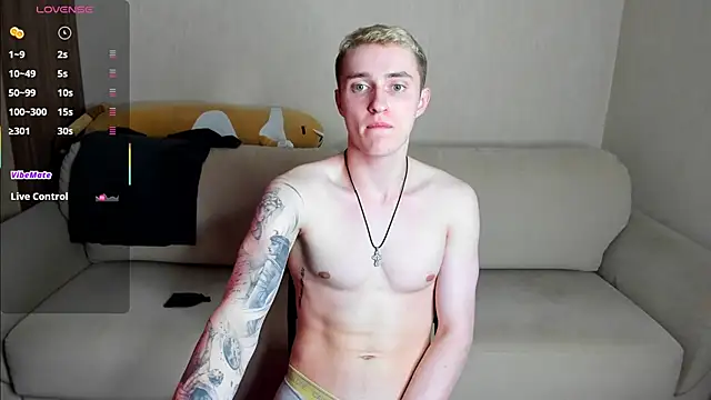 Snapshot of crazybottom99 chatting on March 2025 07:48:02 PM crazybottom99 online show from March 2025 07:48:02 PM