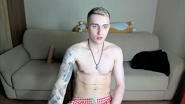 Snapshot of crazybottom99 chatting on March 2025 05:23:02 PM crazybottom99 online show from March 2025 05:23:02 PM