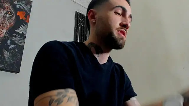 Luke davis01 online show from February 2025 01:19:02 PM