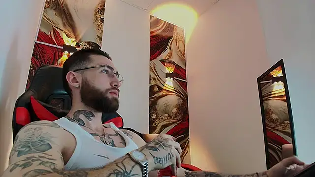 Luke davis01 online show from November 2025 01:13:01 PM