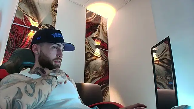 Luke davis01 online show from December 2025 03:59:01 AM