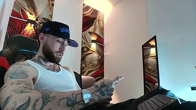 Luke davis01 online show from January 2026 01:13:02 PM