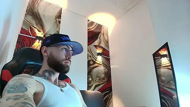 Luke davis01 online show from January 2026 01:05:01 PM