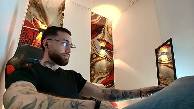 Luke davis01 online show from March 2026 01:15:02 PM