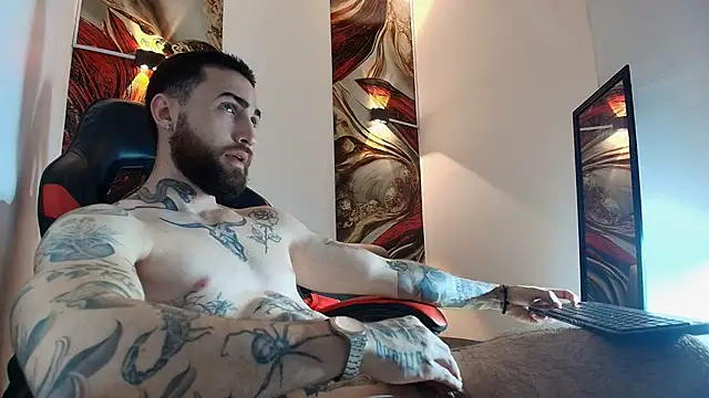 Luke davis01 online show from May 2026 01:07:02 PM