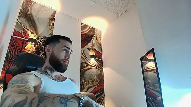 Luke davis01 online show from May 2026 01:07:01 PM