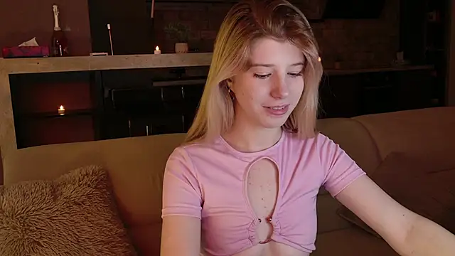 Bella amory online show from February 2025 01:00:01 AM