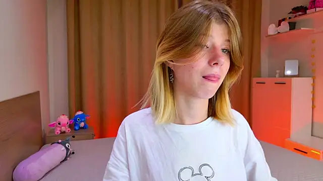 Bella amory online show from October 2025 09:46:01 PM