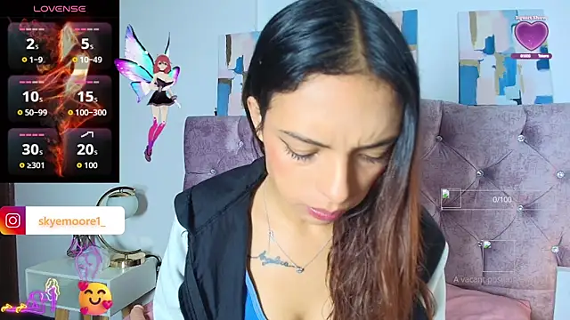 Skye Moore online show from October 2025 12:13:02 PM