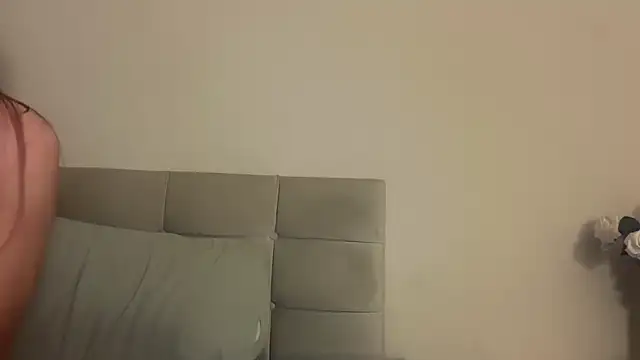 Snapshot of skyejde chatting on December 2025 05:55:02 PM skyejde online show from December 2025 05:55:02 PM