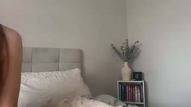 Snapshot of skyejde chatting on February 2026 02:00:02 PM skyejde online show from February 2026 02:00:02 PM