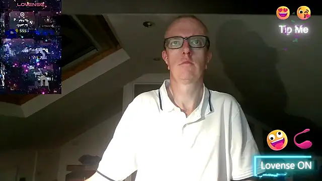 Snapshot of AdmiredThirty chatting on September 2025 09:29:02 PM AdmiredThirty online show from September 2025 09:29:02 PM