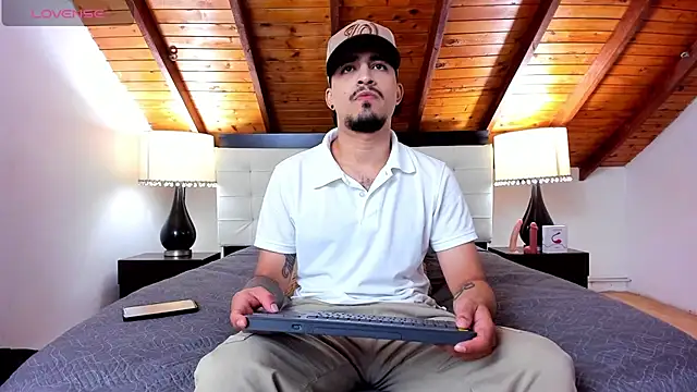 Snapshot of Sebastian_Berne chatting on November 2025 07:23:01 PM Sebastian Berne online show from November 2025 07:23:01 PM