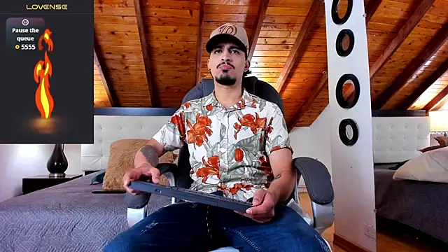 Snapshot of Sebastian_Berne chatting on December 2025 07:10:02 PM Sebastian Berne online show from December 2025 07:10:02 PM