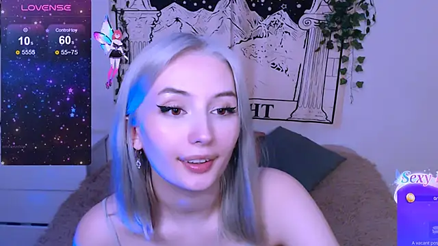 Snapshot of beauty_blonde chatting on February 2025 12:38:02 PM beauty blonde online show from February 2025 12:38:02 PM