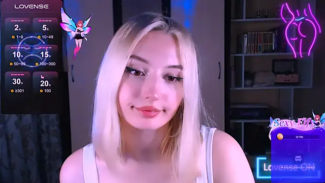 Snapshot of beauty_blonde chatting on February 2025 03:05:02 PM beauty blonde online show from February 2025 03:05:02 PM