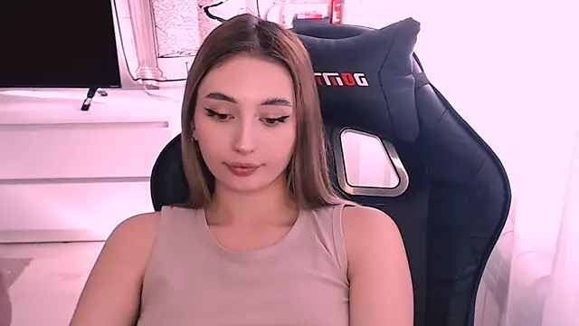 Snapshot of beauty_blonde chatting on September 2025 07:10:01 AM beauty blonde online show from September 2025 07:10:01 AM