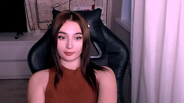 Snapshot of beauty_blonde chatting on October 2025 11:52:02 AM beauty blonde online show from October 2025 11:52:02 AM