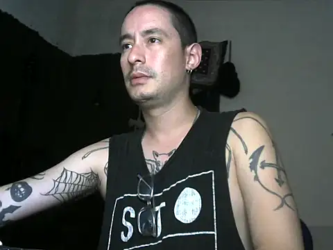 Snapshot of vampireathome chatting on September 2025 02:57:01 AM vampireathome online show from September 2025 02:57:01 AM