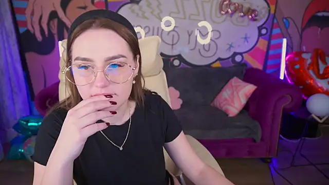 Snapshot of DivineJass chatting on February 2025 05:56:02 AM DivineJass online show from February 2025 05:56:02 AM