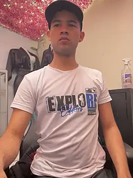 Snapshot of Twink_X chatting on February 2025 07:27:02 PM Twink X online show from February 2025 07:27:02 PM