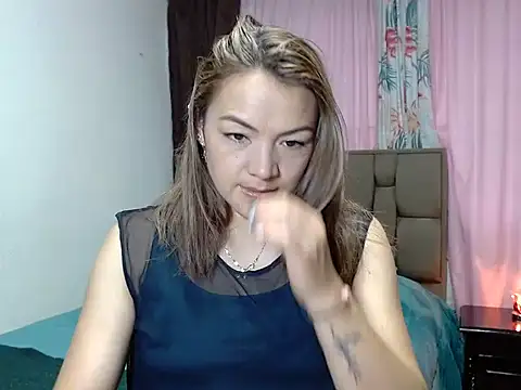 Snapshot of PenelopeMist chatting on November 2025 07:56:01 PM PenelopeMist online show from November 2025 07:56:01 PM