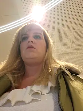 Sexybiene969 online show from October 2025 04:08:01 PM