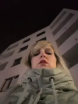 Snapshot of Sexybiene969 chatting on December 2025 05:08:02 PM Sexybiene969 online show from December 2025 05:08:02 PM