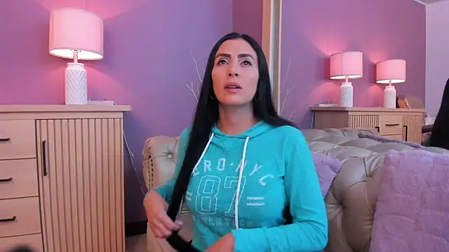 scarlet edwars online show from March 2025 12:12:01 PM