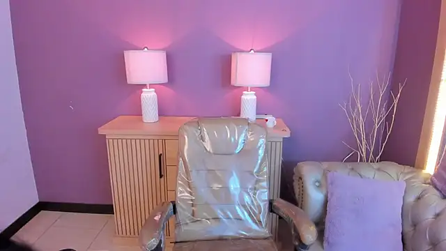 scarlet edwars online show from March 2025 07:29:02 PM