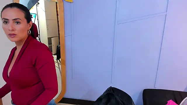 scarlet edwars online show from March 2025 01:19:01 AM