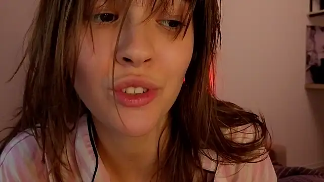 DemiDee online show from May 2026 05:56:01 PM
