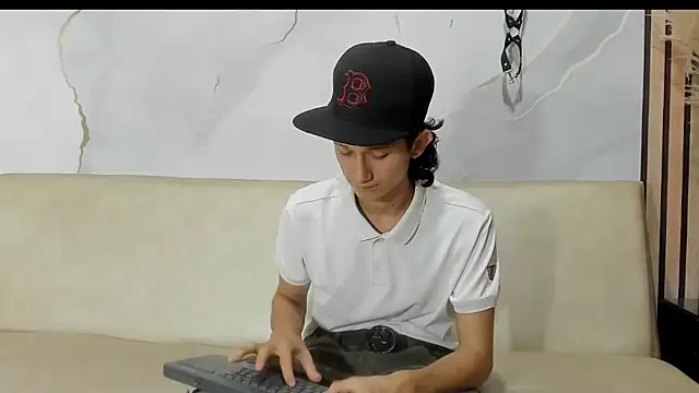 Snapshot of LucioDelDuque chatting on February 2025 01:25:02 AM LucioDelDuque online show from February 2025 01:25:02 AM