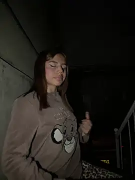 Snapshot of Laura-Khalifa chatting on February 2025 05:46:02 AM Laura-Khalifa online show from February 2025 05:46:02 AM