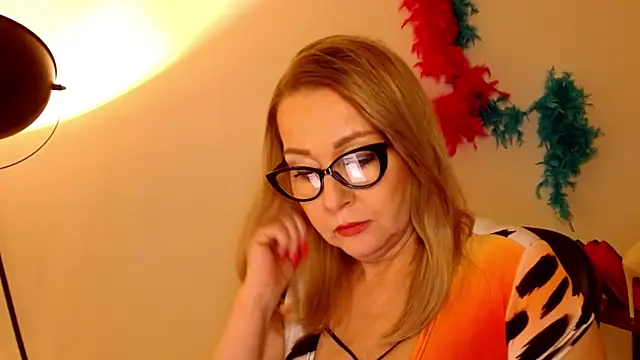 Snapshot of leaxSTAR chatting on March 2025 02:48:02 PM leaxSTAR online show from March 2025 02:48:02 PM