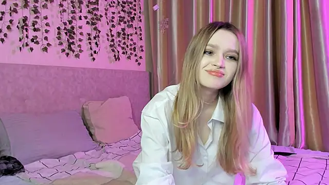 Snapshot of MiaRanki chatting on March 2025 06:54:02 PM MiaRanki online show from March 2025 06:54:02 PM