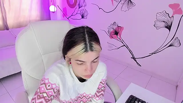 Isabela Fiorelli online show from October 2025 01:20:02 PM