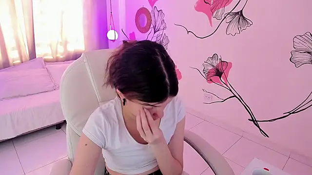 Isabela Fiorelli online show from April 2026 01:20:01 PM