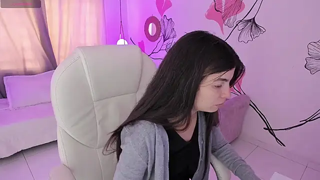 Isabela Fiorelli online show from May 2026 01:39:01 PM