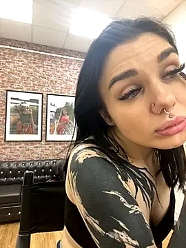 Snapshot of MaeveMoon chatting on September 2025 03:55:02 PM MaeveMoon online show from September 2025 03:55:02 PM