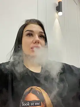 Snapshot of MaeveMoon chatting on November 2025 05:56:01 PM MaeveMoon online show from November 2025 05:56:01 PM