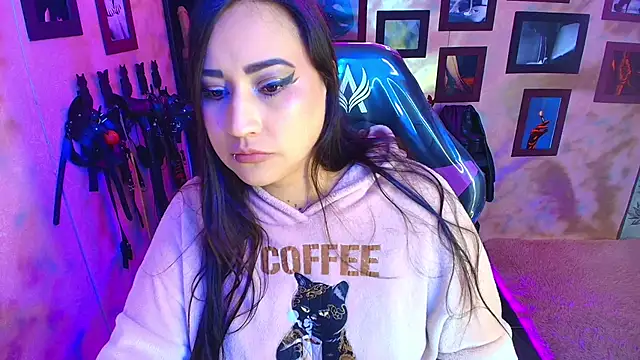 cherryy bombshelll online show from February 2026 06:11:02 PM