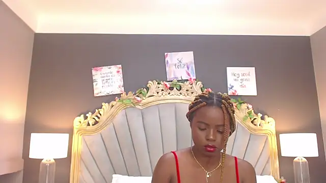 Snapshot of LindaBird chatting on February 2025 08:55:02 PM LindaBird online show from February 2025 08:55:02 PM