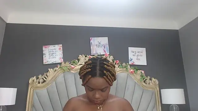 Snapshot of LindaBird chatting on March 2025 05:49:02 PM LindaBird online show from March 2025 05:49:02 PM