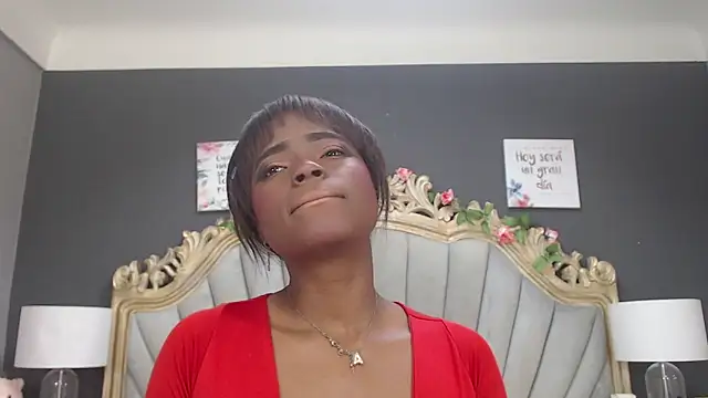 Snapshot of LindaBird chatting on September 2025 07:46:02 PM LindaBird online show from September 2025 07:46:02 PM