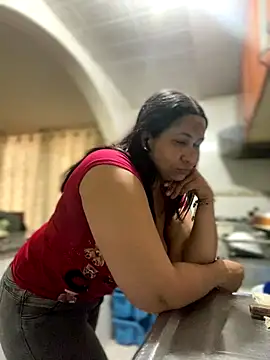 Carola-Ross online show from December 2025 05:11:02 PM