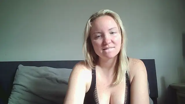sexiirose22 online show from March 2026 04:00:01 PM