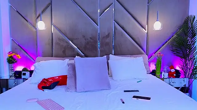 Lellie   online show from October 2025 04:13:02 PM