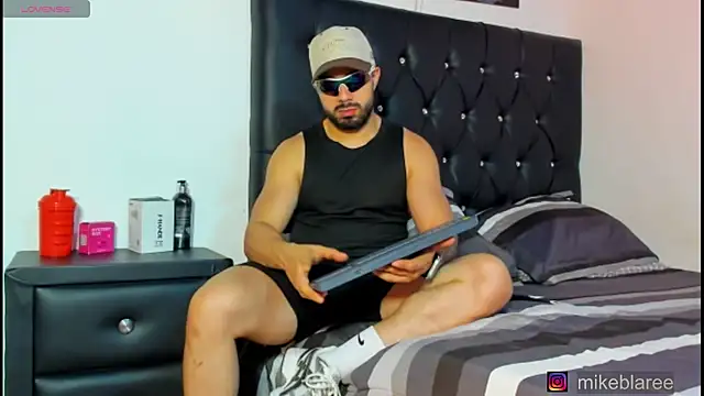 mikeblaree online show from March 2026 07:18:02 PM